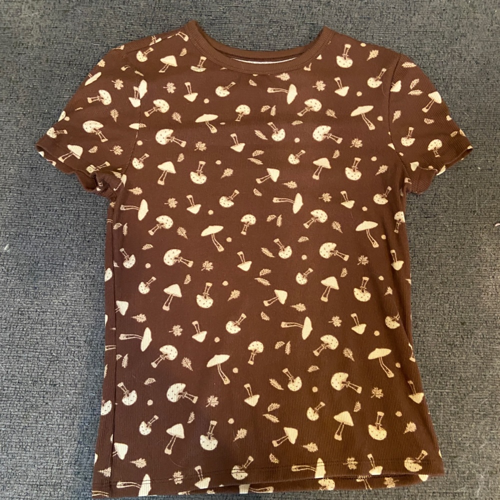 Fitted brown mushroom print shirt